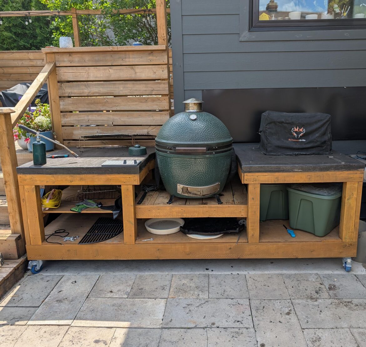 Finally built a table with space for my XL Finally built a table with space for my XL