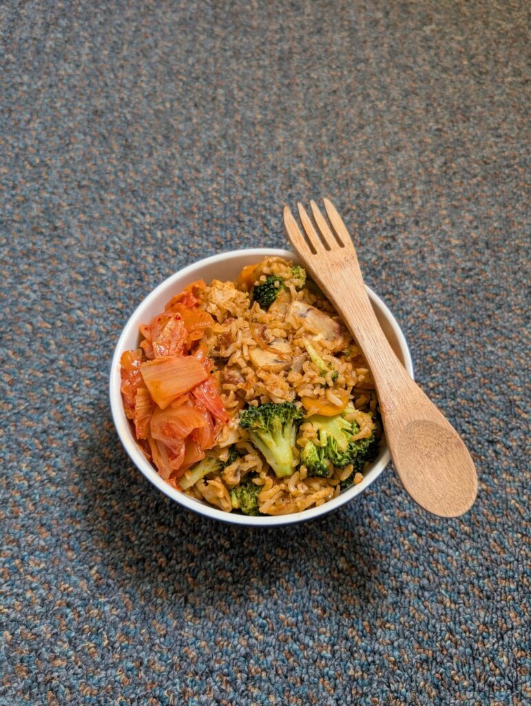 Stir fried rice, tofu & veg with kimchi 🥦 🥕 🍄