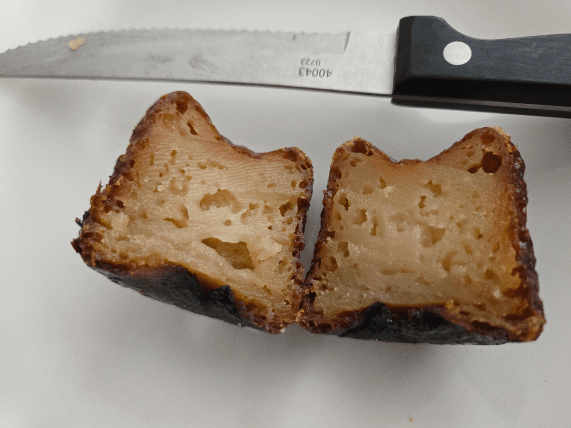 Caneles at Le Fournil… Is this how it usually is? Caneles at Le Fournil... Is this how it usually is?