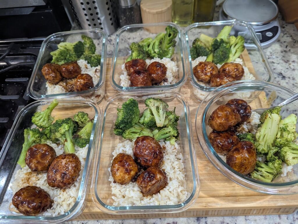 Honey Garlic Turkey Meatballs with Rice and Broccoli (~635 kcal)