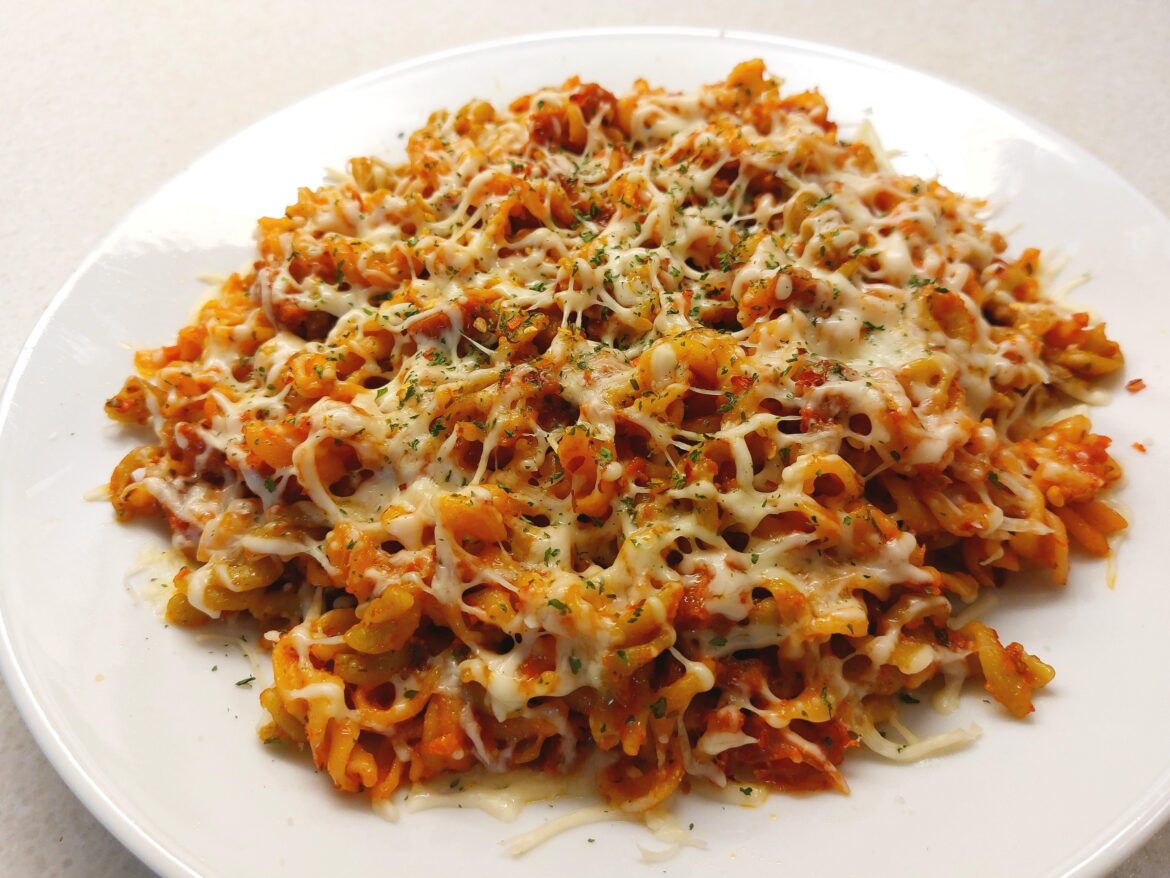 Fusilli, salami, tomato