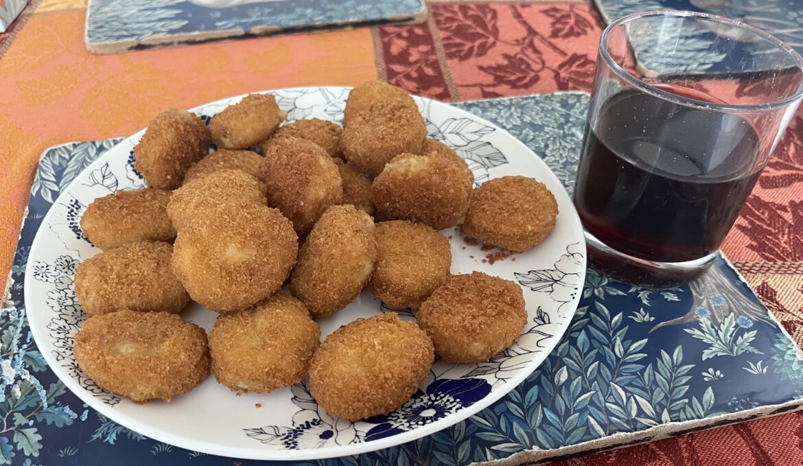 Breakfast of champions: Twenty frozen chicken nuggets with a glass of red wine. Dessert was chain smoking five cigarettes