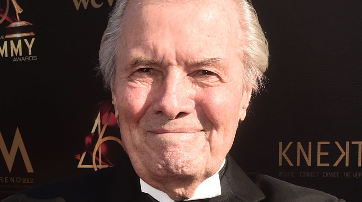 The Classic Ingredient Jacques Pépin Adds To Pork Tenderloin