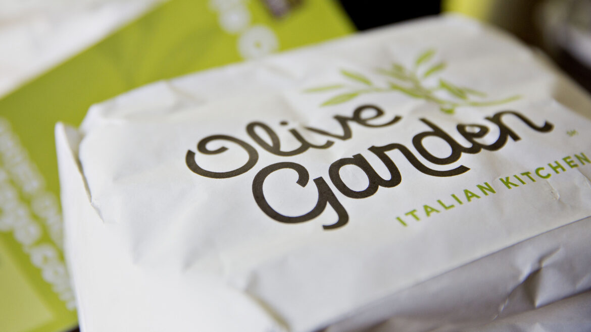 New Survey Reveals Spinach-Artichoke Dip Is The Best Olive Garden Appetizer New Survey Reveals Spinach-Artichoke Dip Is The Best Olive Garden Appetizer
