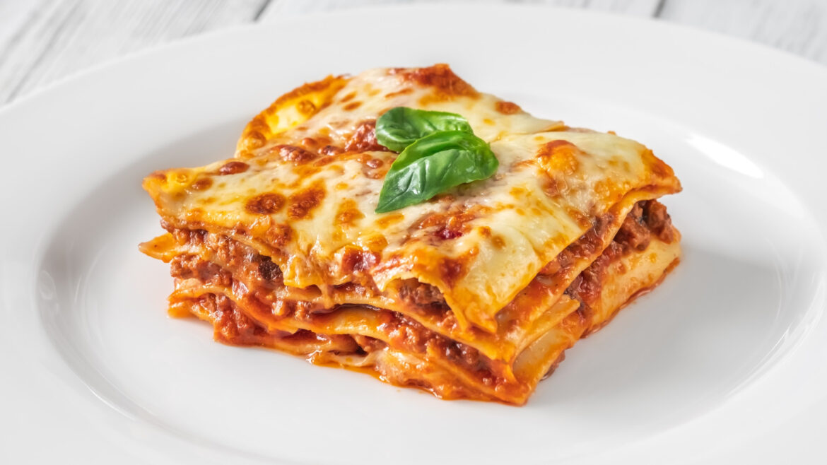 Chefs Recommend Ricotta Substitutes For Lasagna, And Some To Always Avoid Chefs Recommend Ricotta Substitutes For Lasagna, And Some To Always Avoid