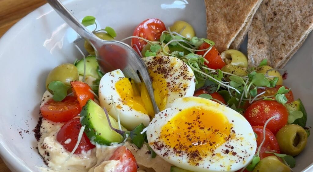 Mediterranean Hummus Bowl