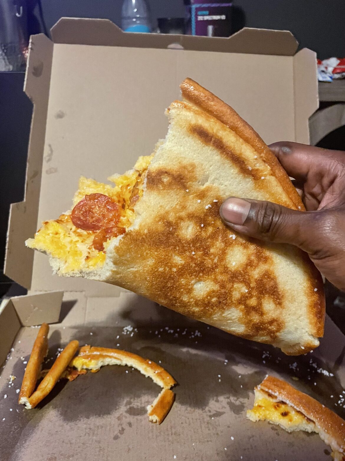 They forgot to cut my pizza