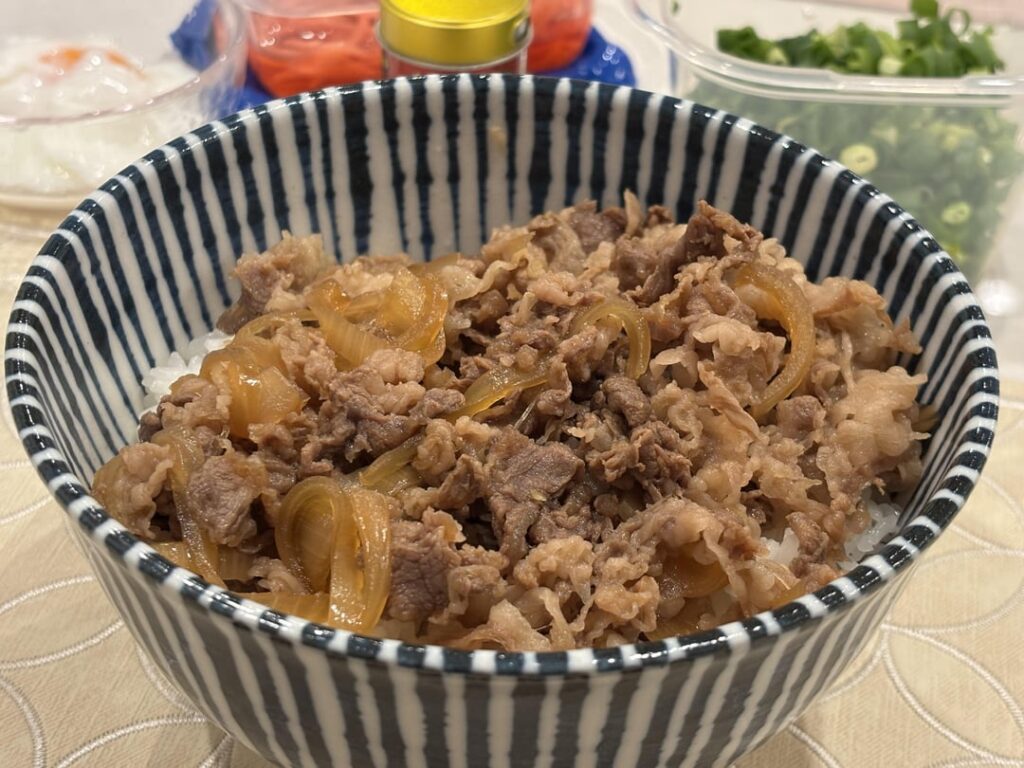 Tried my hand at 〇〇家 style gyudon