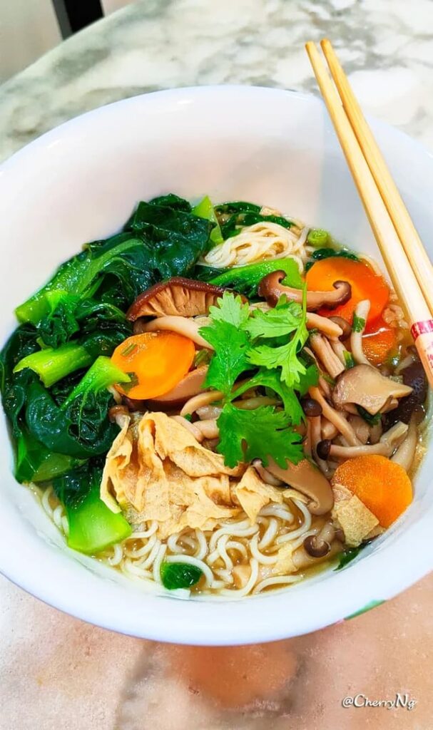 THREE MUSHROOMS SHANGHAI GREEN WONTON NOODLESI