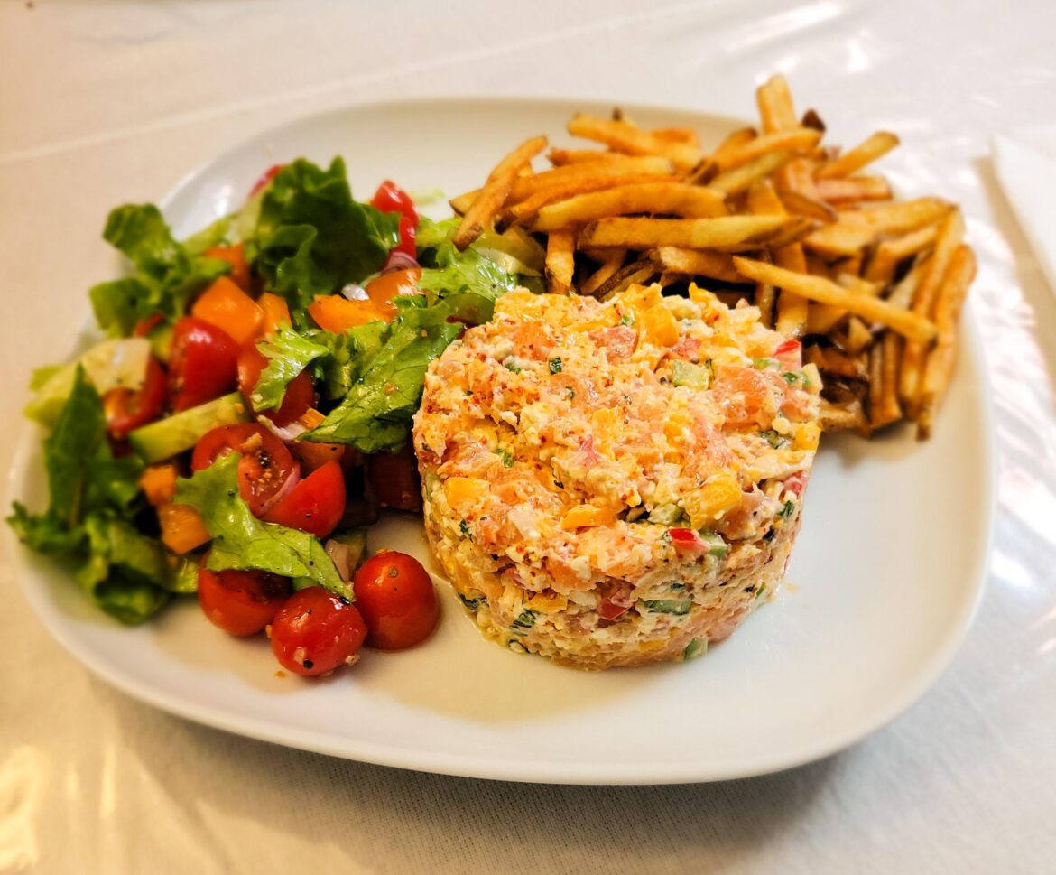 Summer salmon tartare