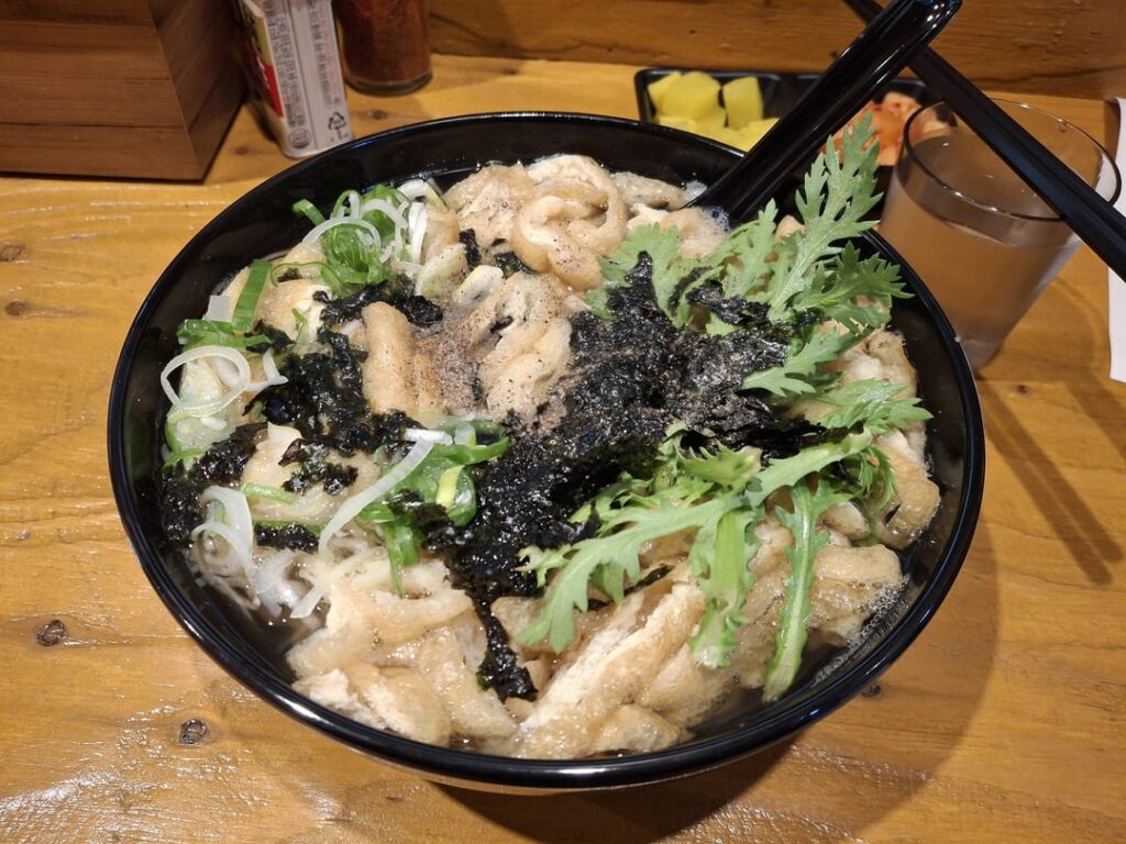 I ate udong & kalguksu every day.