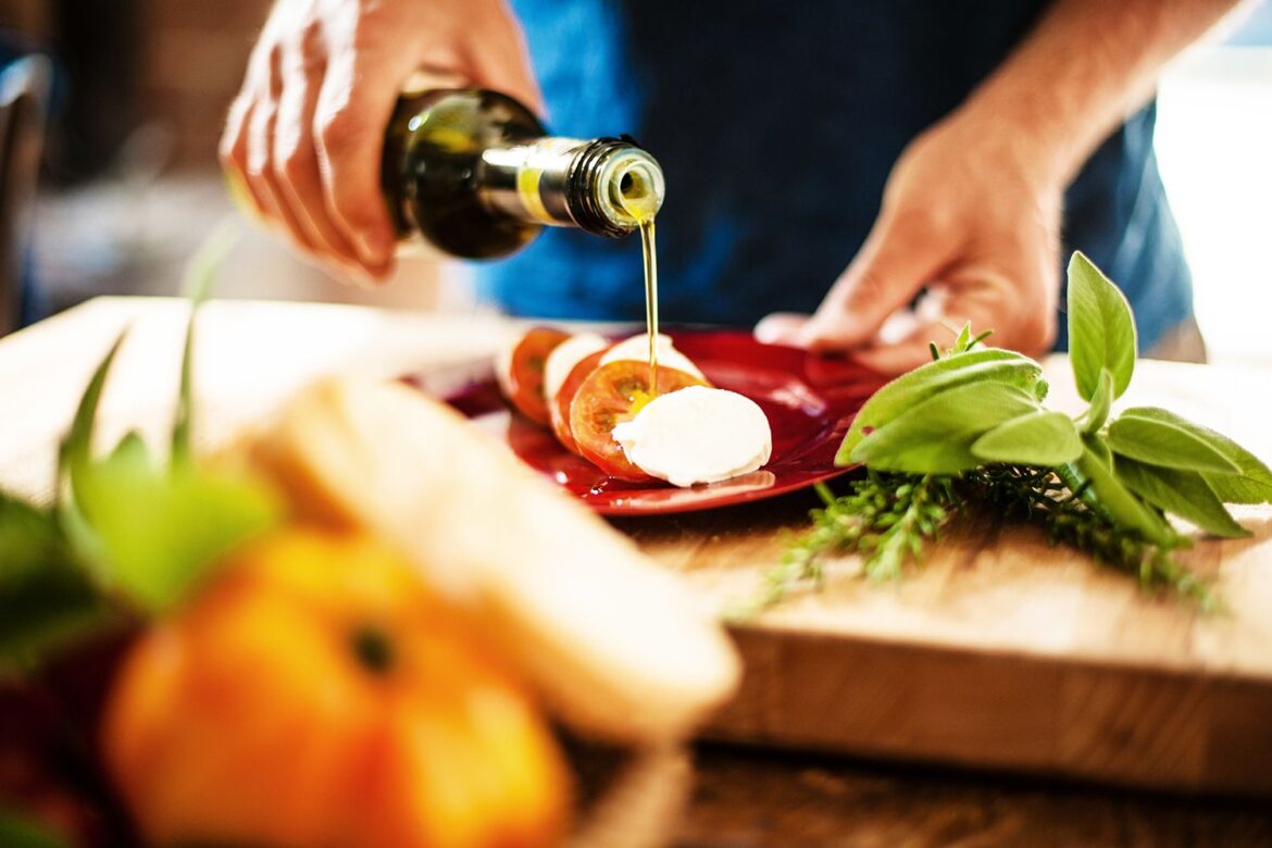 Olive Oil Use Could Lower Risk of Dying from Dementia, Study Finds Olive Oil Use Could Lower Risk of Dying from Dementia, Study Finds