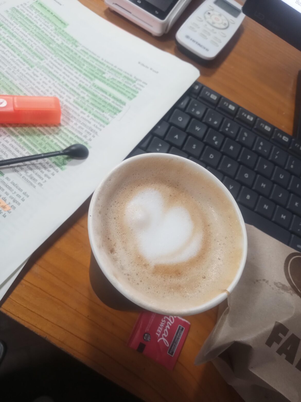 The shaken and heart-shaped coffee 🤗