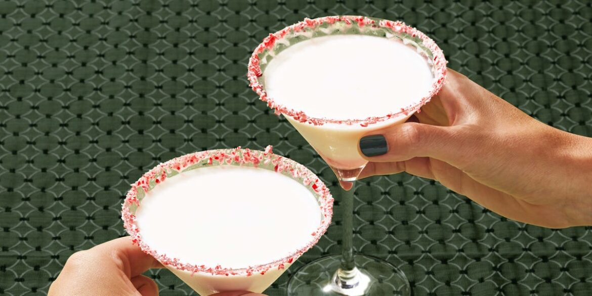 39 Best Christmas Cocktails to Get the Holiday Party Started 39 Best Christmas Cocktails to Get the Holiday Party Started