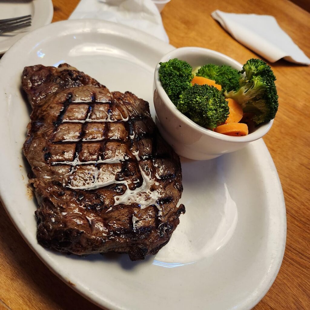 Was supposed to have a date soon but it's been radio silence, so I took myself out to lunch today instead. Great deal, salad and big ol coke zero, too