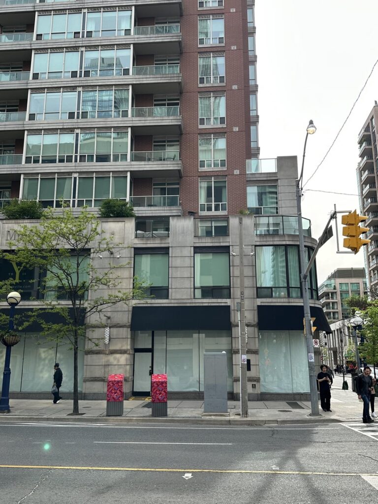 Update for those interested: Former Pusateri’s Yorkville location (Bay & Yorkville) leased, entirely papered up including back half. No permit signage or hints to be found!
