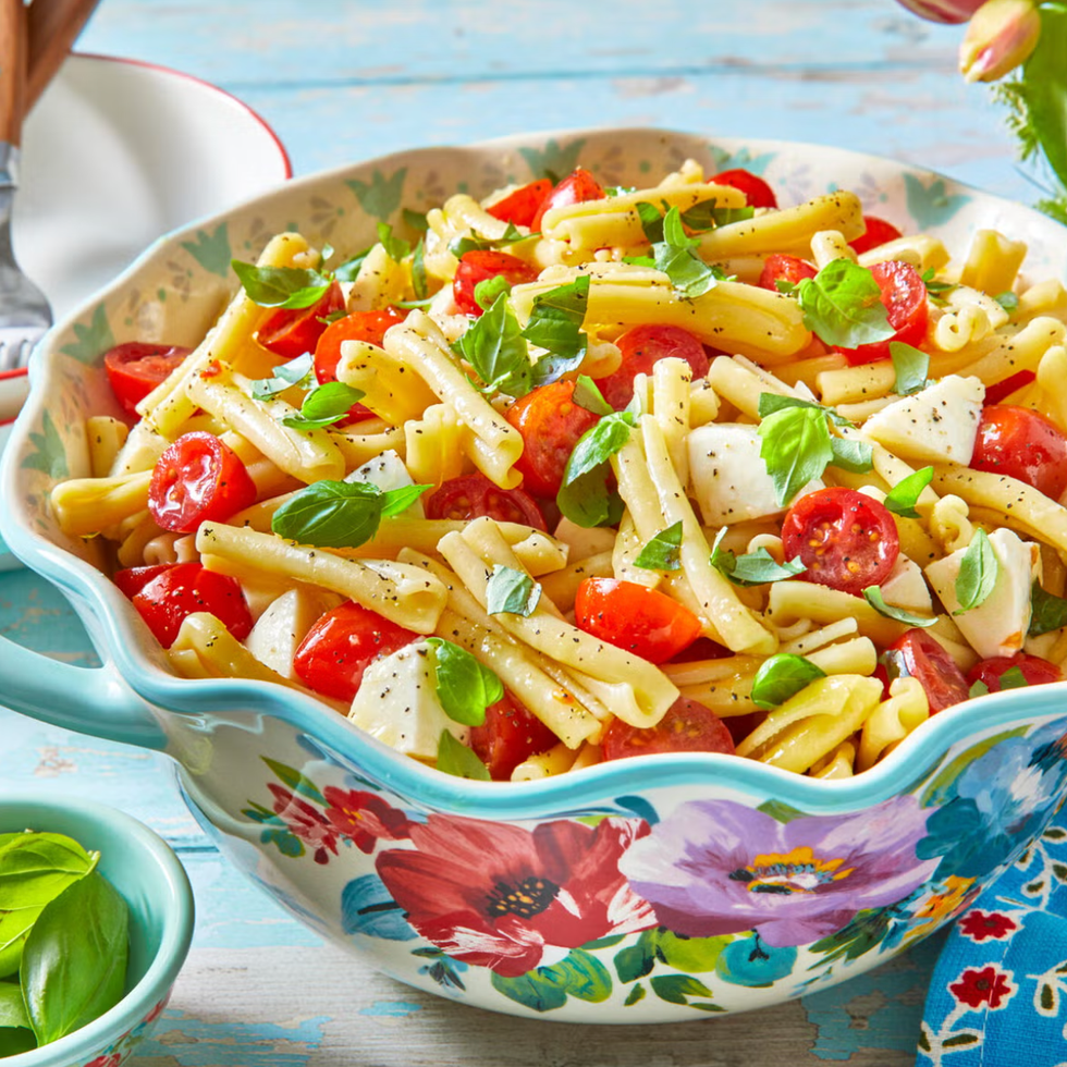 caprese pasta salad pool party food