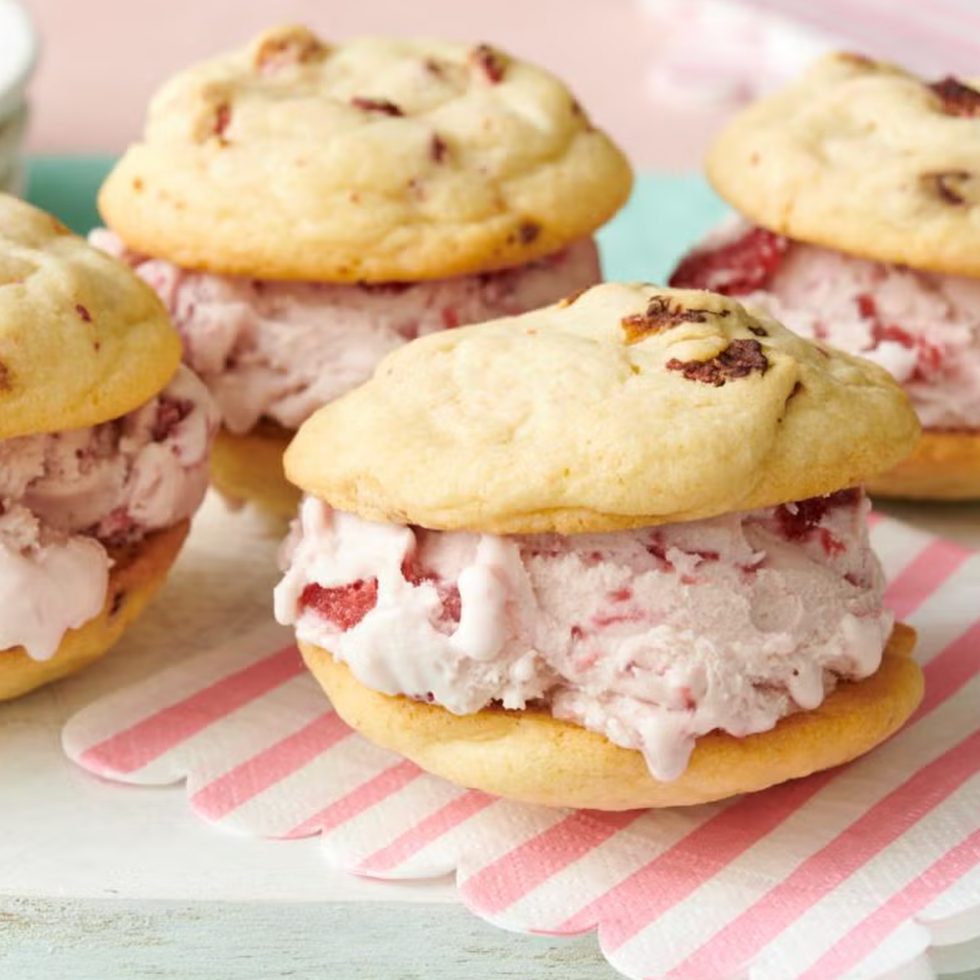 strawberry shortcake ice cream sandwich pool party food