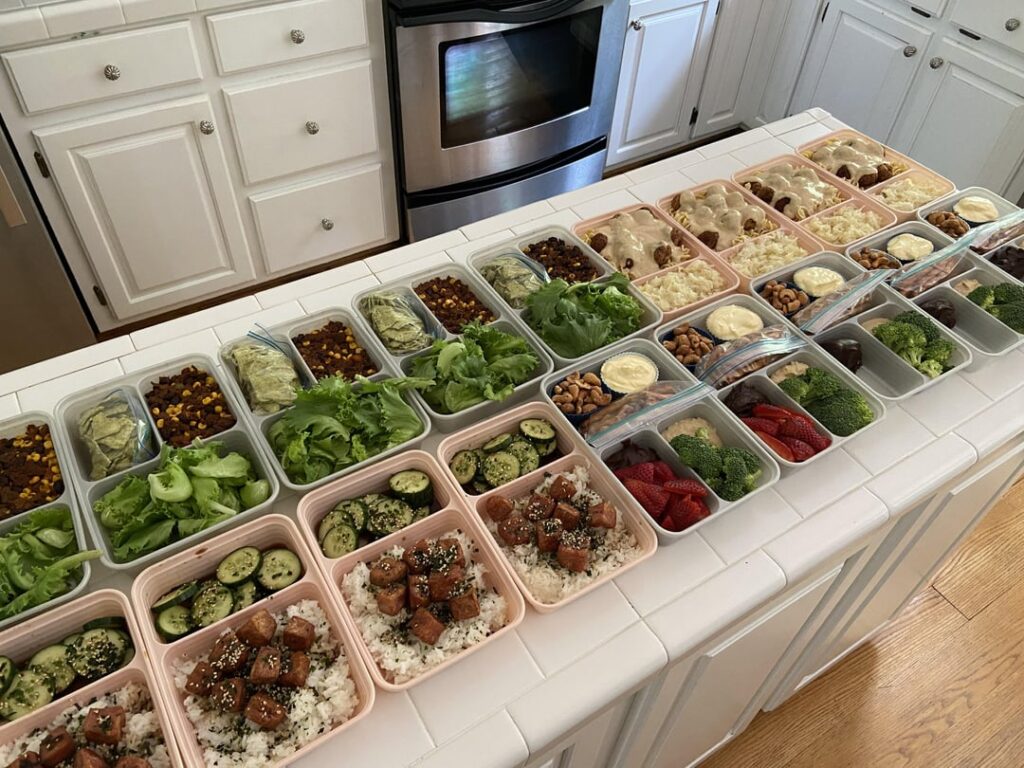 Week 3 of meal prep, and I’m still really enjoying it! It does in fact make life easier, and it’s helping me make better choices about food and money