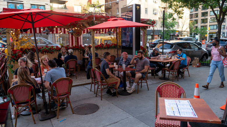 Pasta by Hudson outdoor patio seating