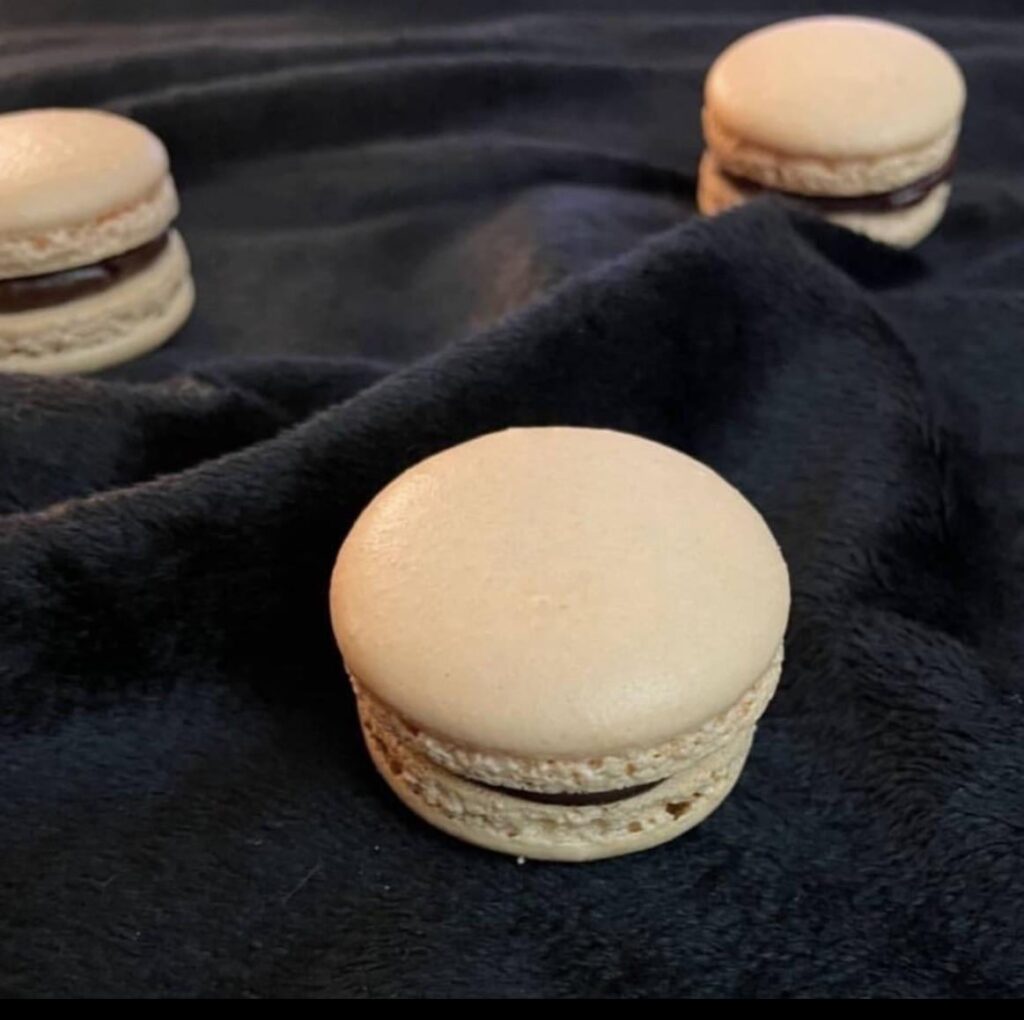 Chocolate macarons