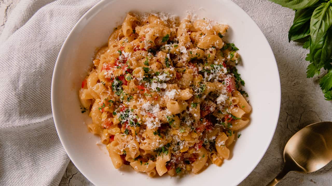 RX017-Recipe-AdamLiaw-Cuban-Macaroni-CreditJiwonKim-TheCookUpS5-2023-04-28-4.jpg