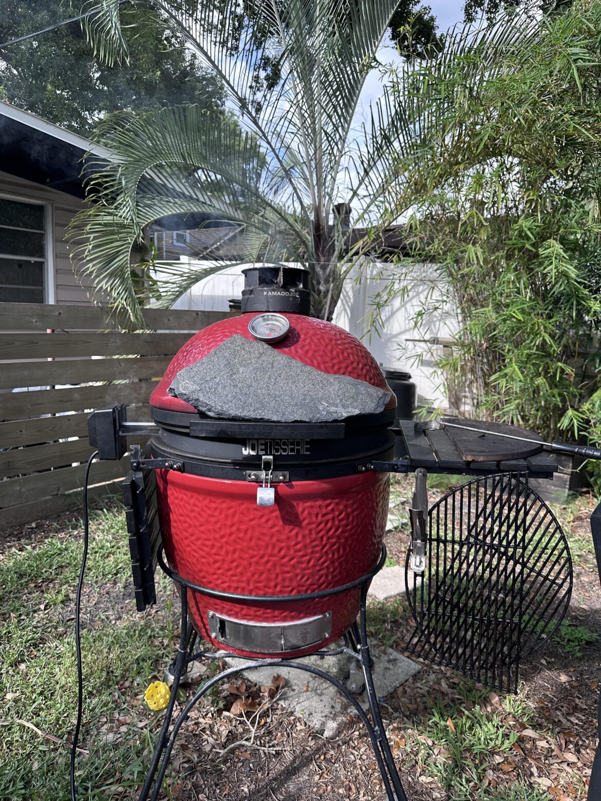 How do you keep your Joetisserie lid tight?