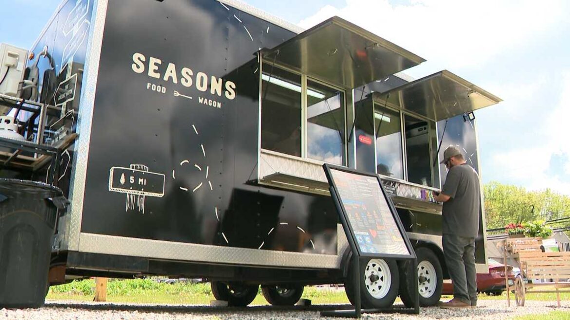 Seacoast food truck serves up wraps, bowls, fries