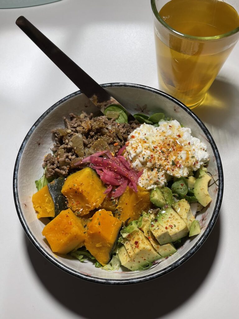 My own take on the viral ground beef cottage cheese bowl 🥣 486 cals, 35g protein