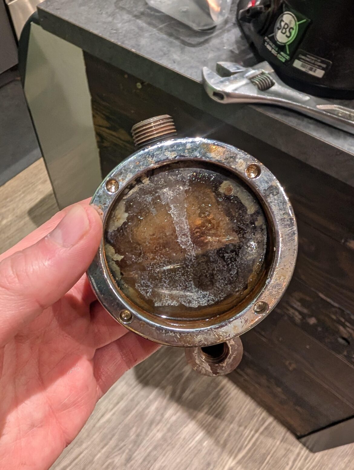 Fill gauge on La Morzocco classic