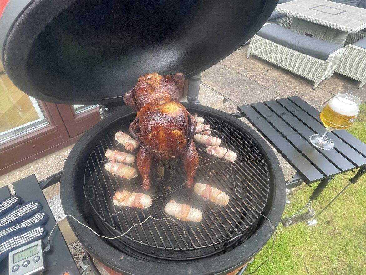 What you all cooking this fine Sunday? First beer can chicken over here 🙌