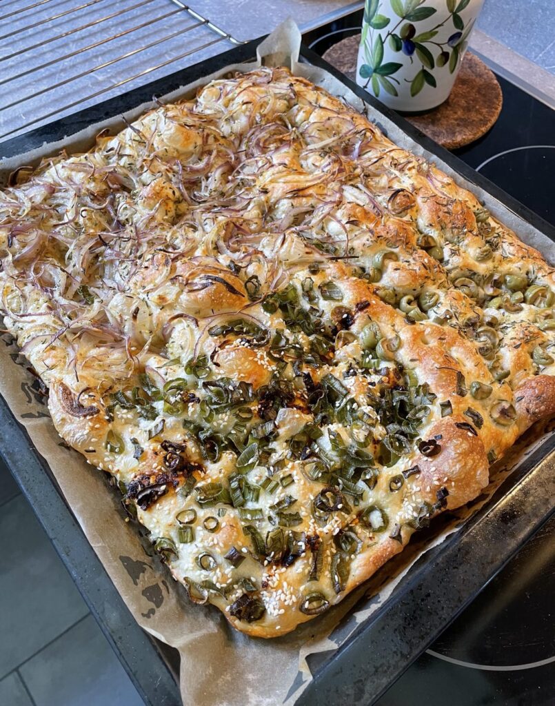 Focaccia, Bucatini all‘assassina and pistachio ice cream