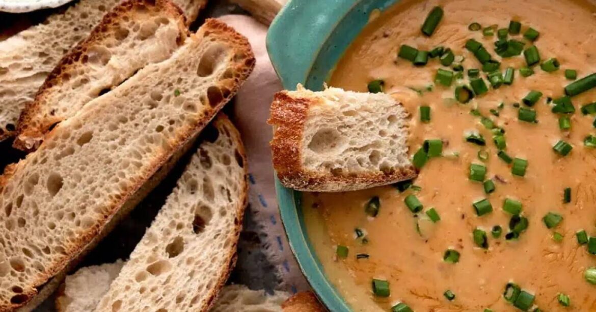 Vermont Cheddar-Ale Dip from Weekends with Yankee Vermont Cheddar-Ale Dip from Weekends with Yankee