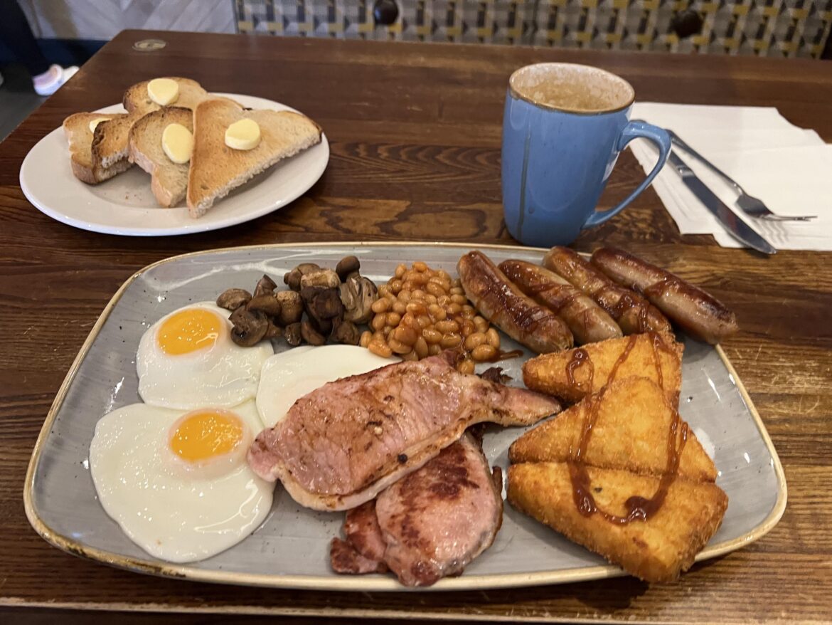 Hungry Horse Mega Breakfast