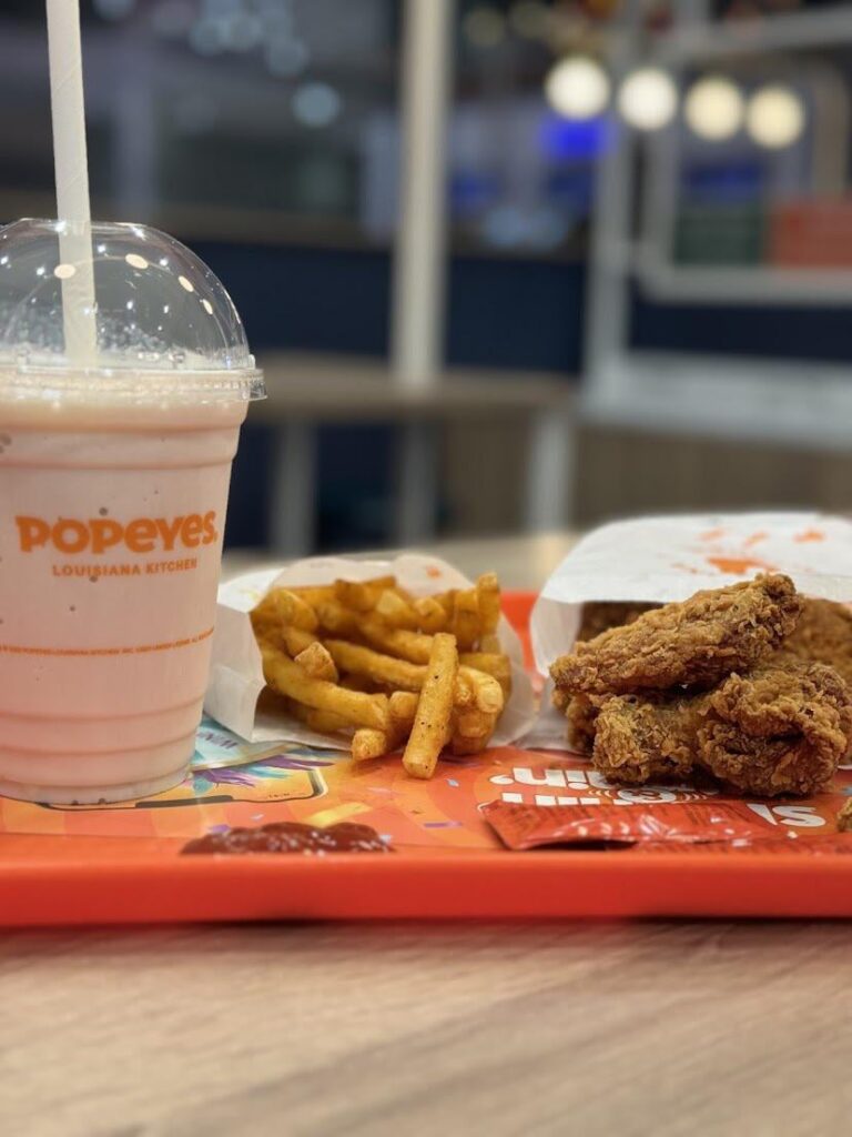 Pop eyes in the UK😍