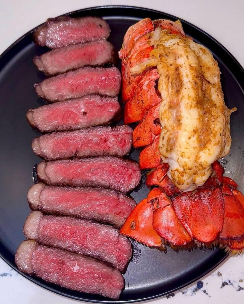 How could you resist this steak surf and turf 🥩🦞