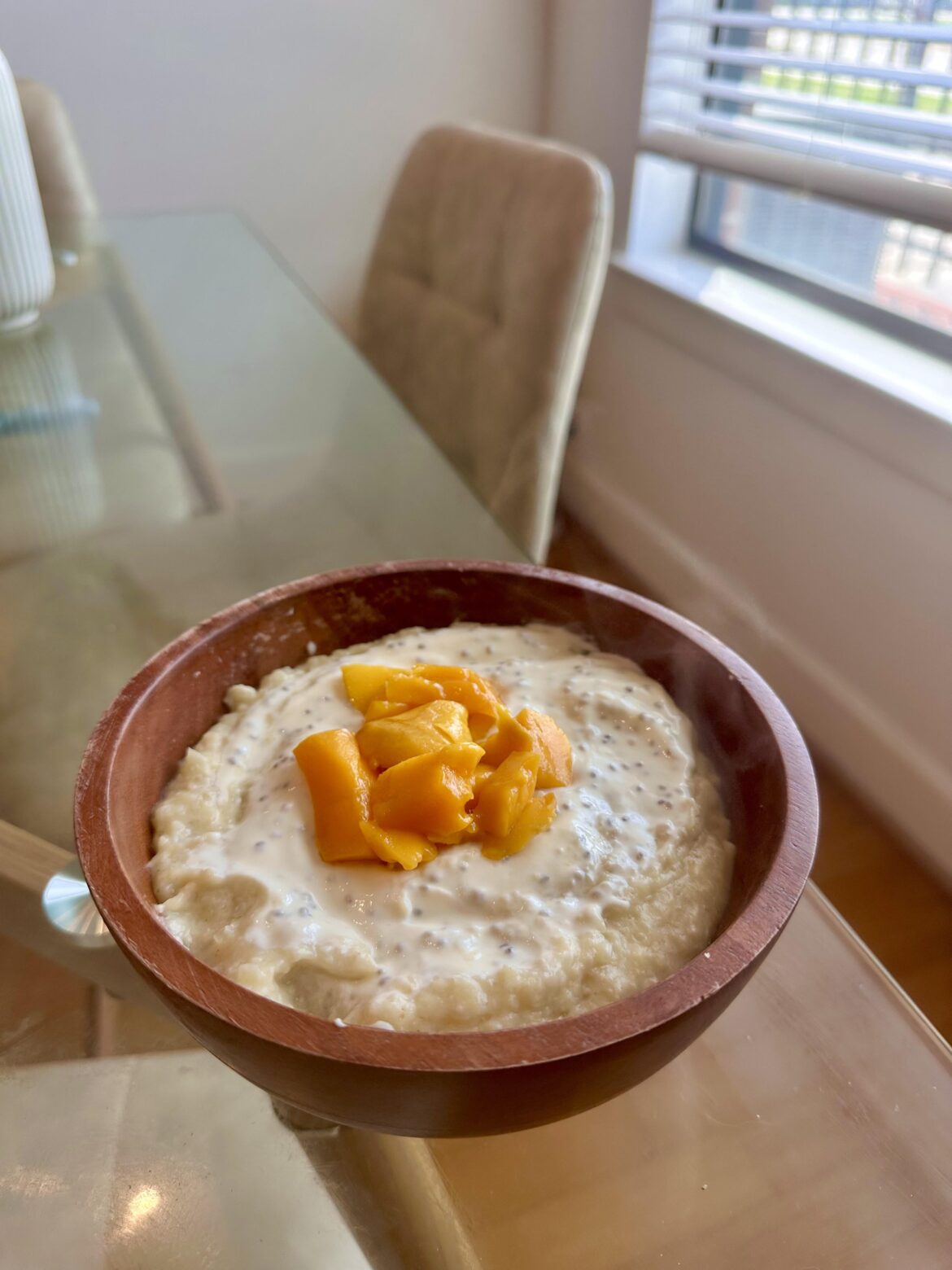 mango sticky rice inspired egg white oatmeal (400 cal / 50g protein)