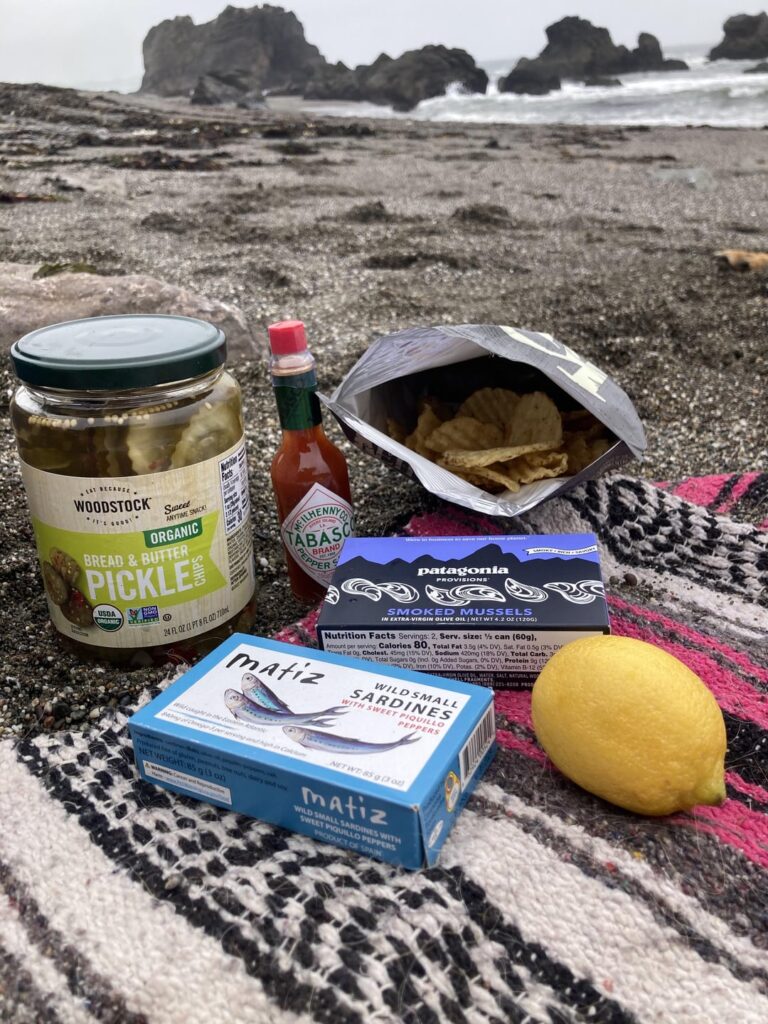 Tinned fish picnic on the beach 🏝️ Tinned fish picnic on the beach 🏝️
