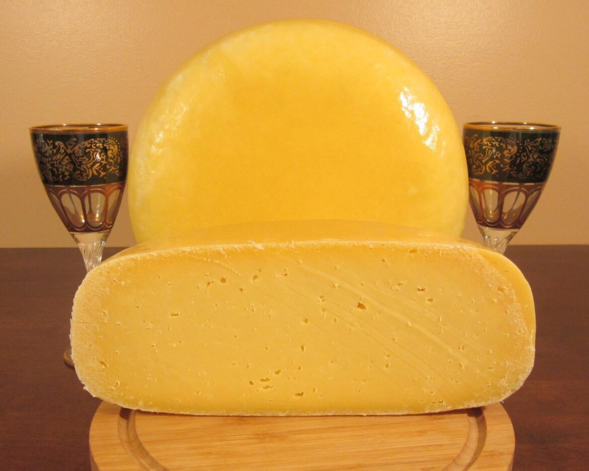 Day 1742 of posting images of cheese until I run out of cheese types: Clau d´ville