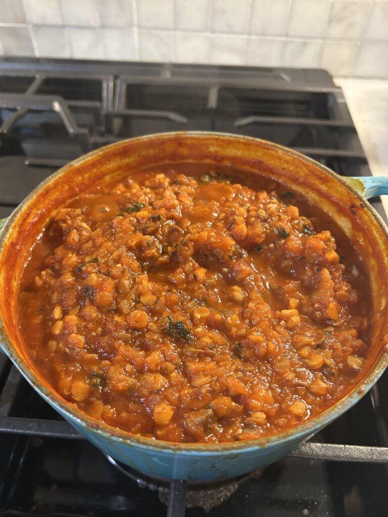 Vegan bolognese with red lentils and mushrooms