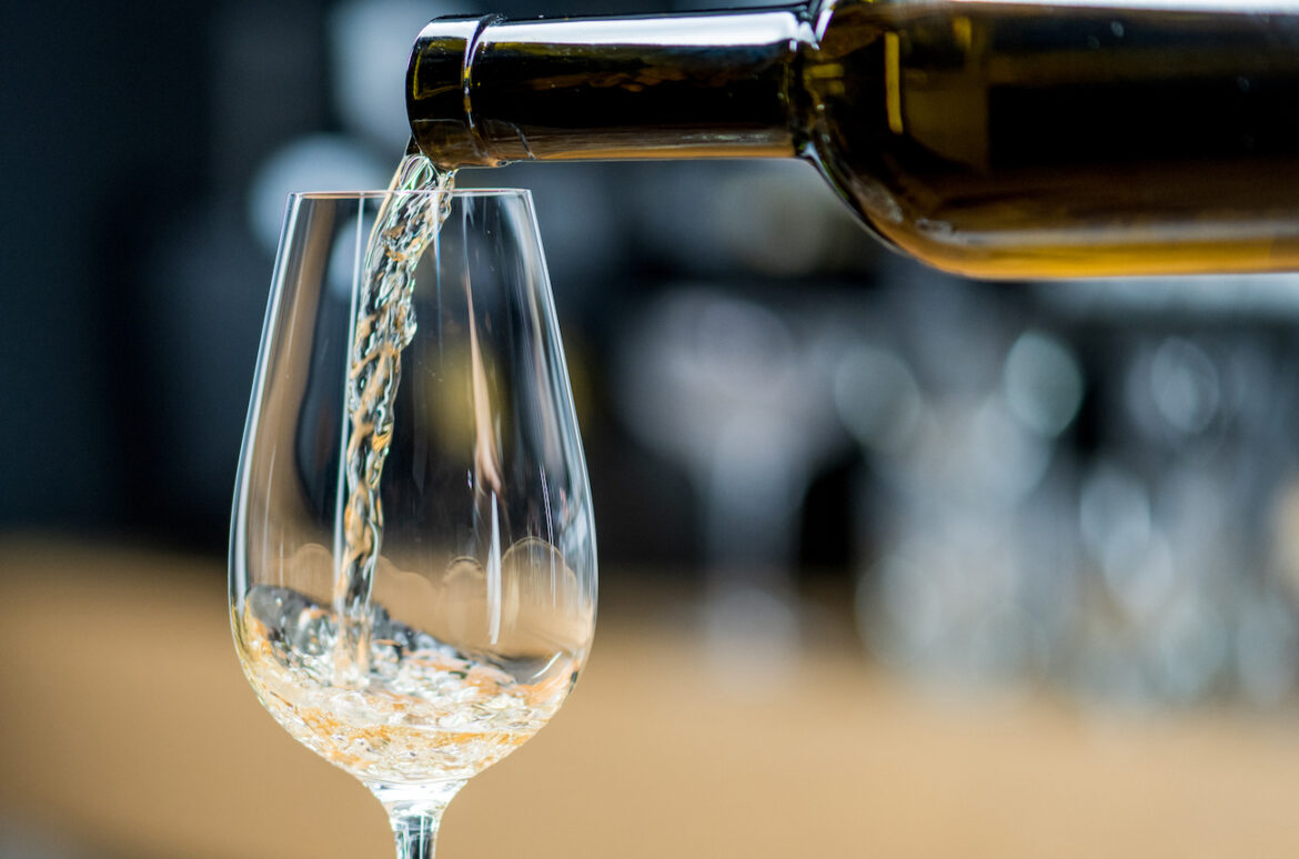 Some Paris bars serving cheap wine as premium – report