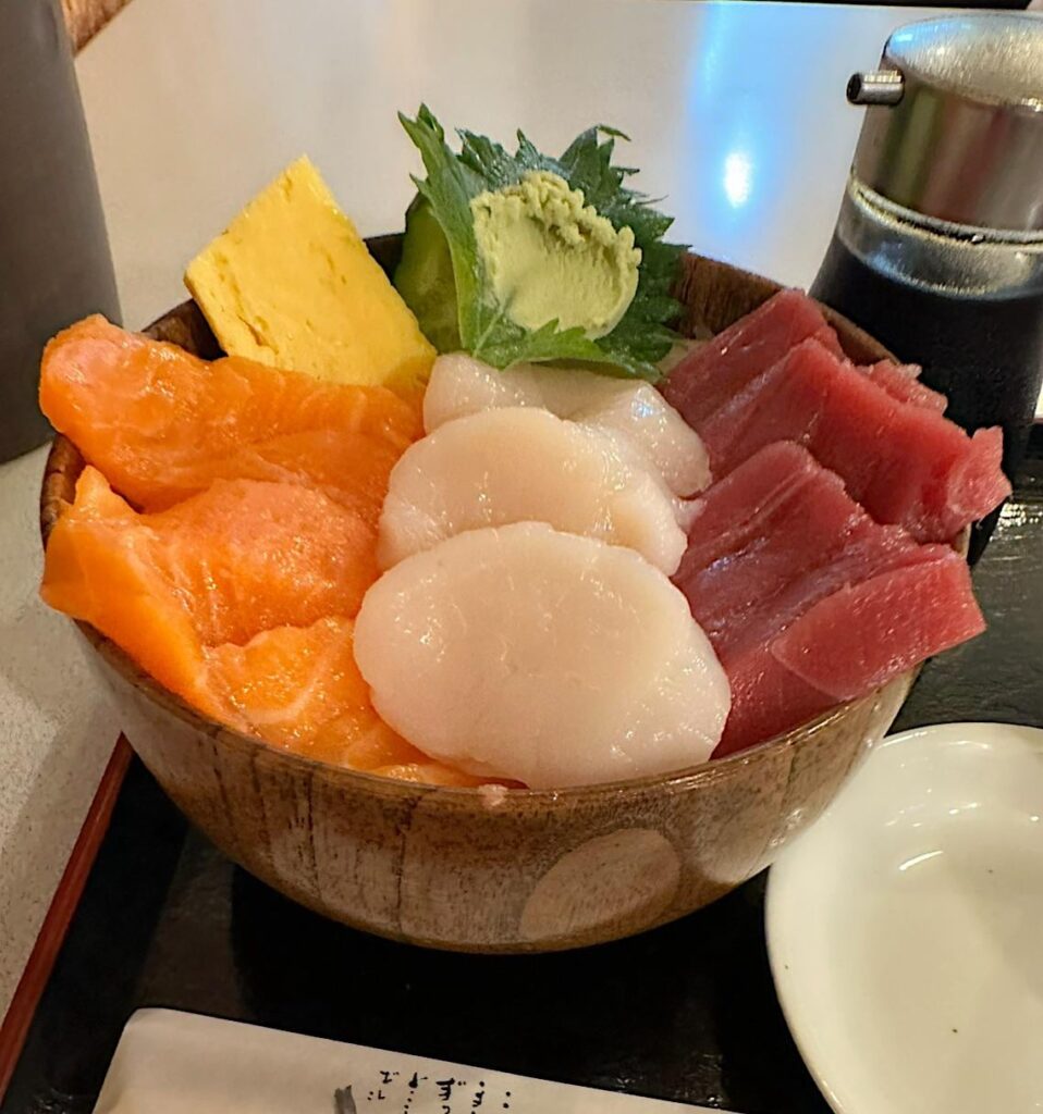 Salmon, scallops and tuna.