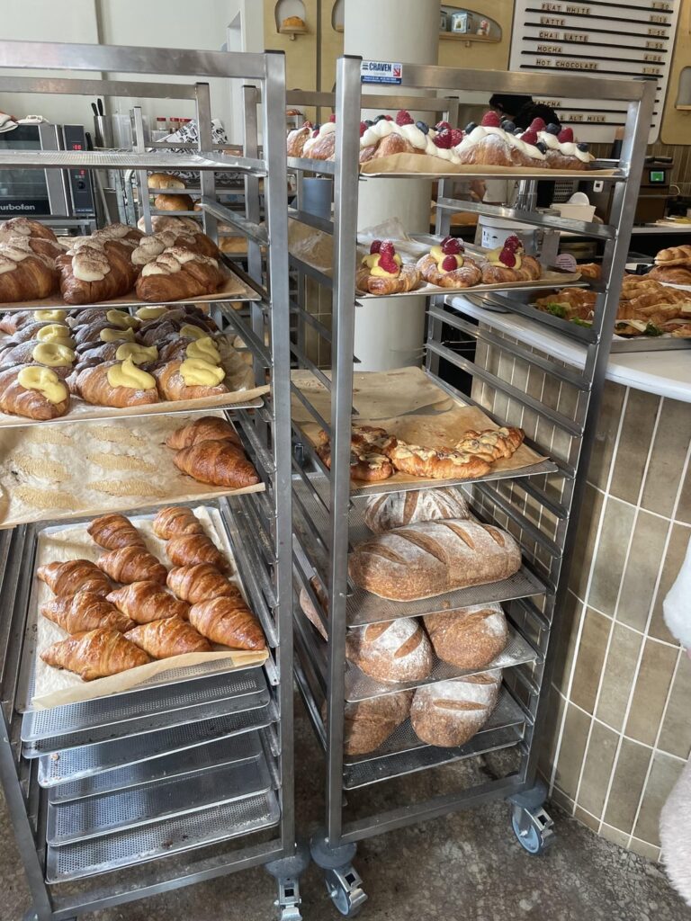 does anyone have any idea how many calories these croissants are??