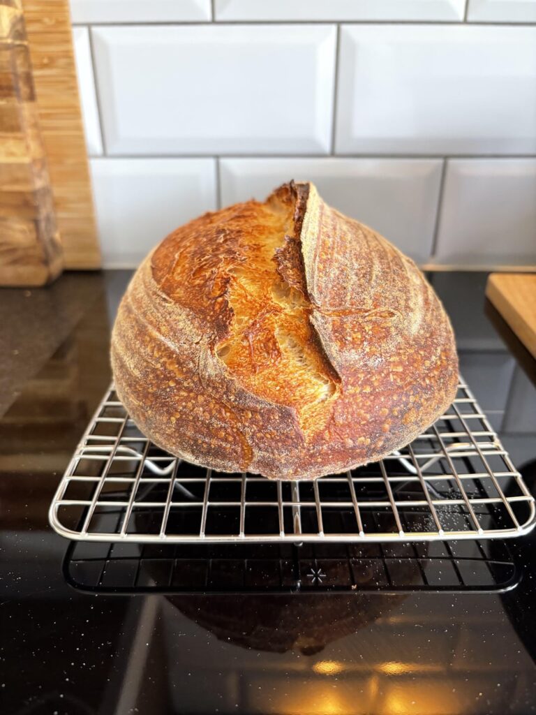 Pretty happy with my second ever sourdough loaf 🍞☺️ (a follow up story)
