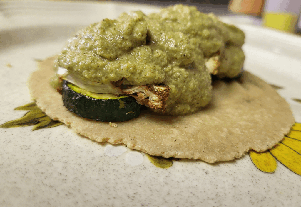 Tacos de Pipian con calabasitas y coliflor.