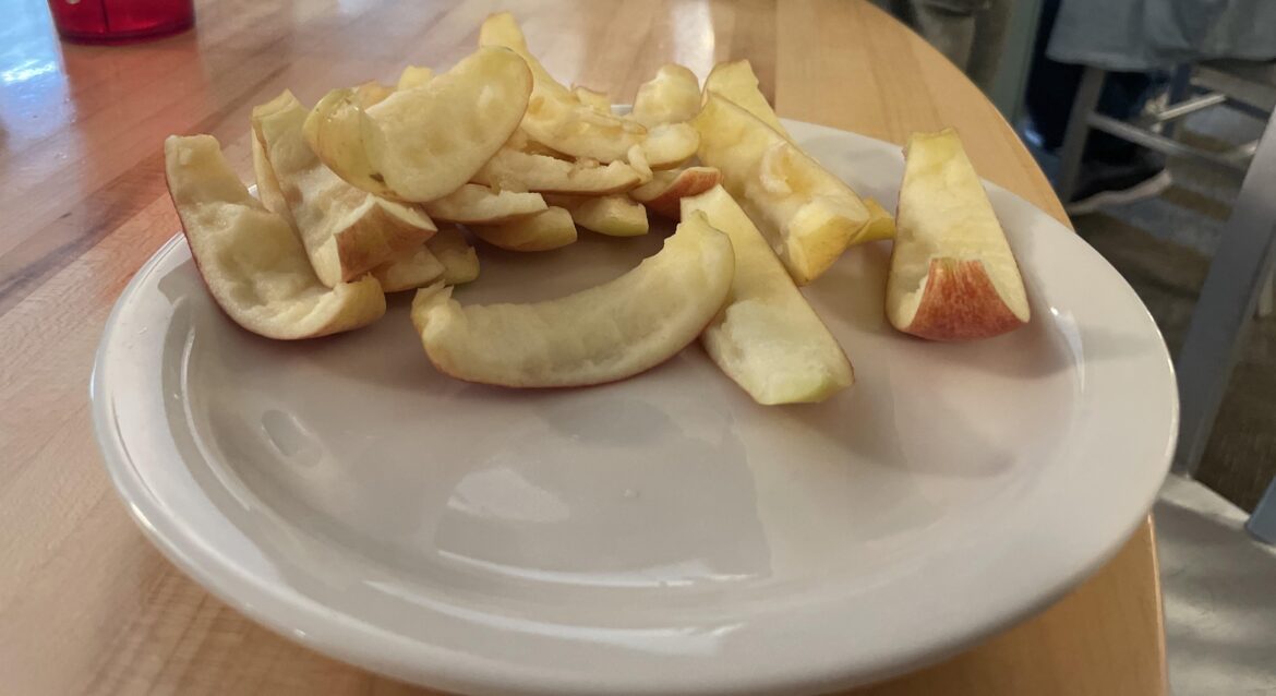 How my friend eats his apples