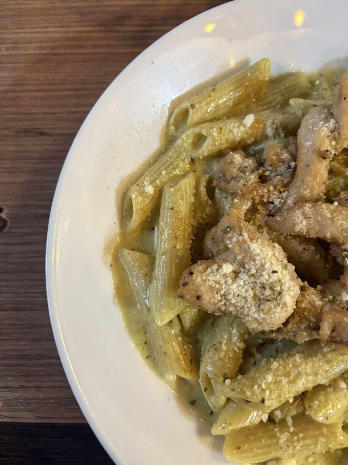 creamy chicken pesto pasta, everyone 🤤