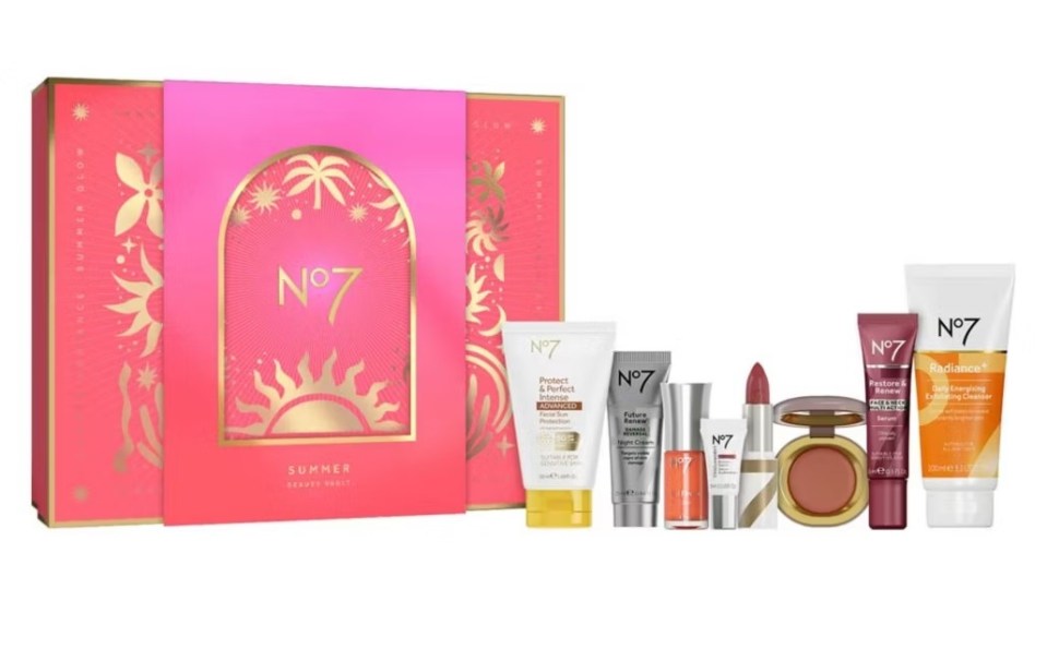 No7 Summer Beauty Vault box with eight beauty products.