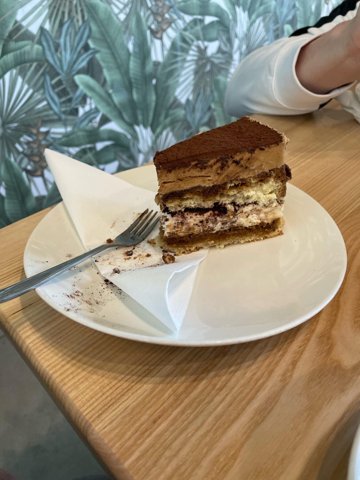 What’s the point of the napkin under the cake?