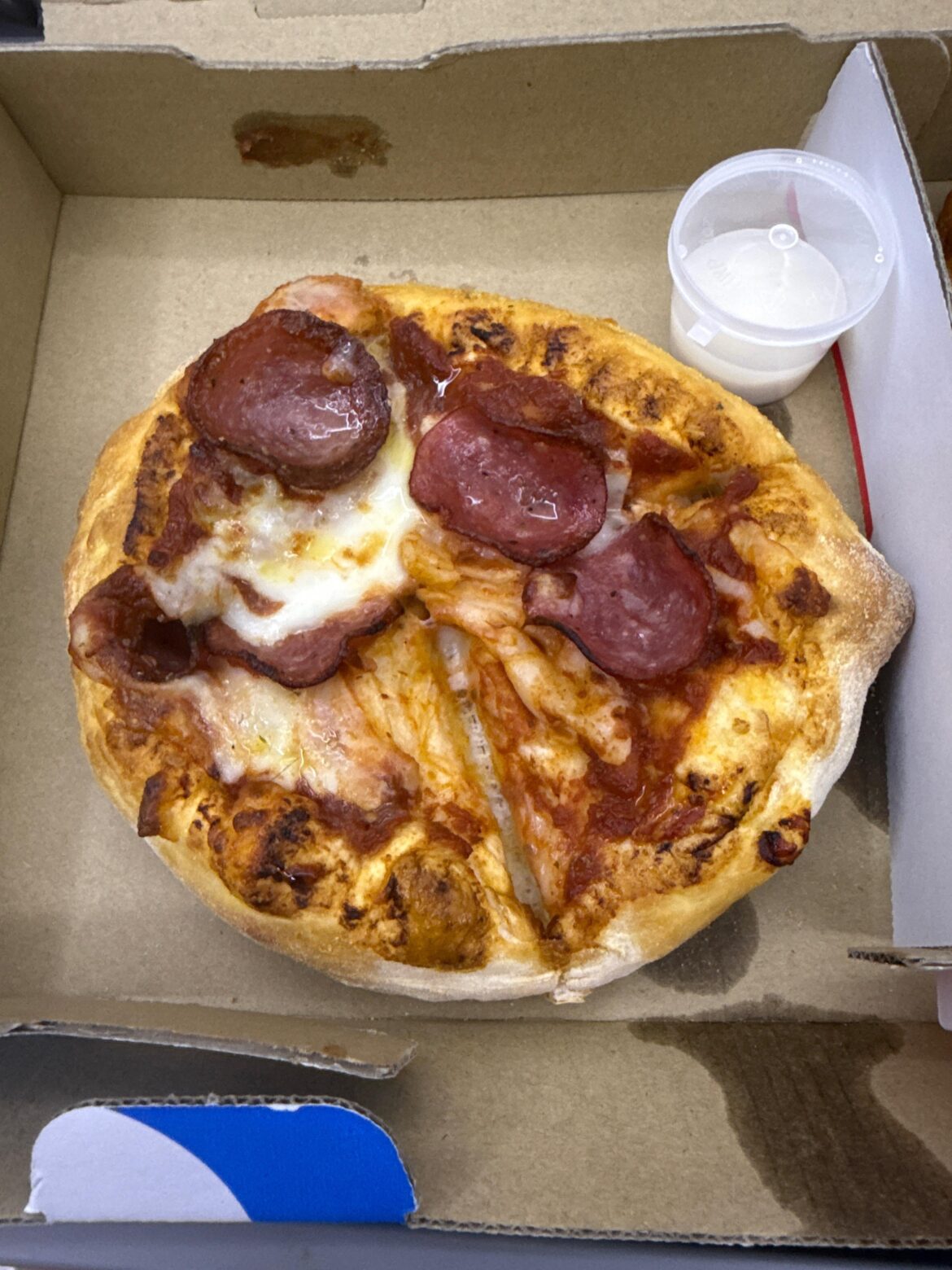 (Repost) Ordered a pizza from Domino’s and this was what this guy got
